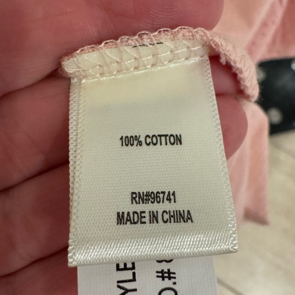 Pink V-Neck Blouse with Eyelet Sleeves - Picture 5 of 6